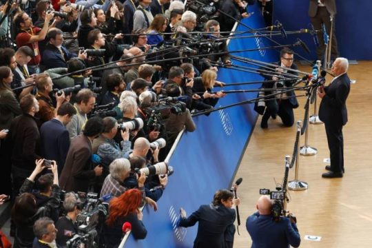 Politico: Ανίκανοι οι Ευρωπαίοι ηγέτες με δύο πολέμους δίπλα τους - «Μόνο όμορφες δηλώσεις»